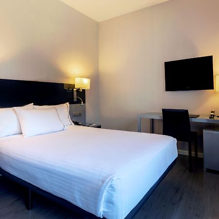 Porcel Torneo Hotel Севиля Екстериор снимка
