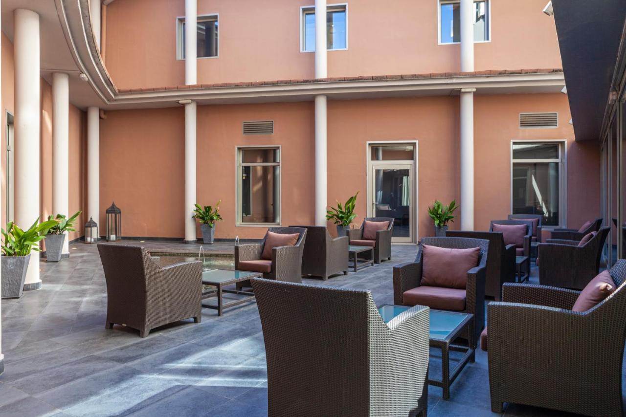 Porcel Torneo Hotel Севиля Екстериор снимка