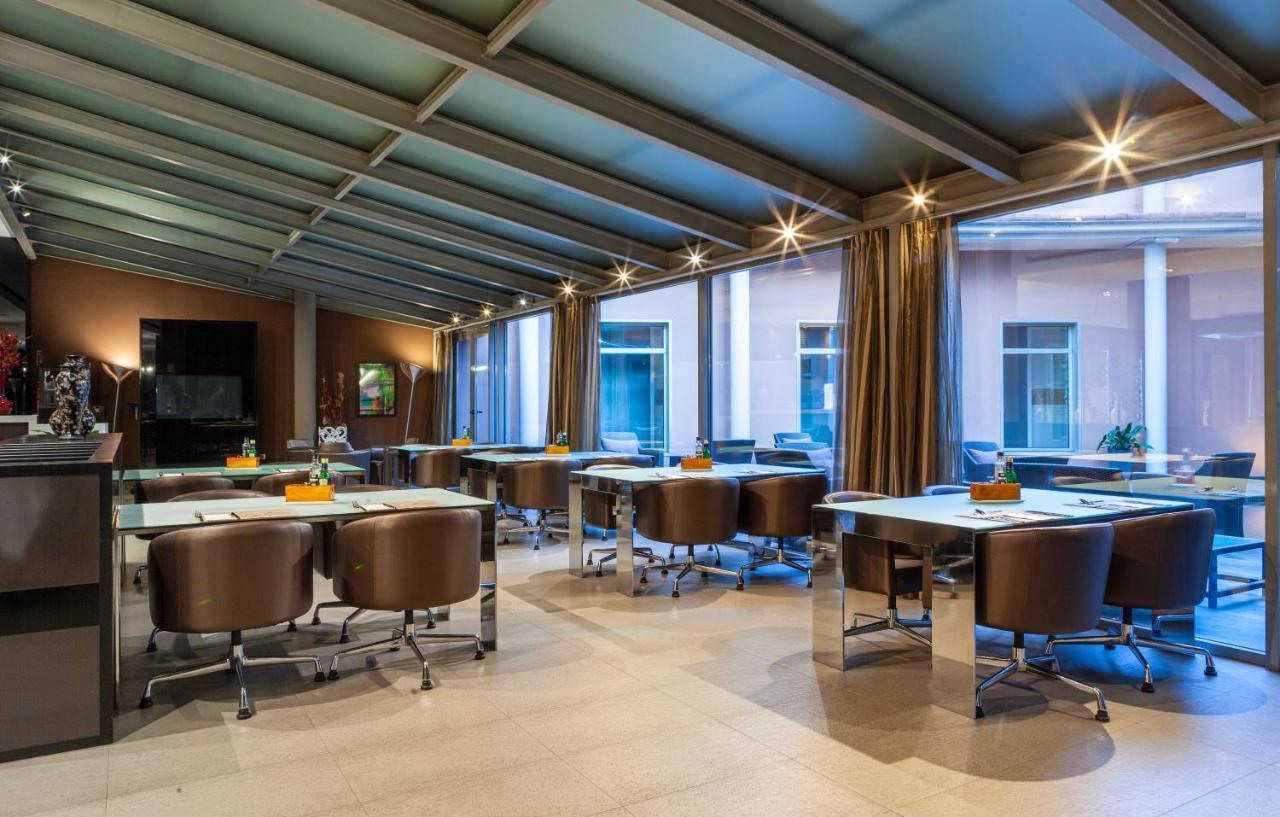 Porcel Torneo Hotel Севиля Екстериор снимка