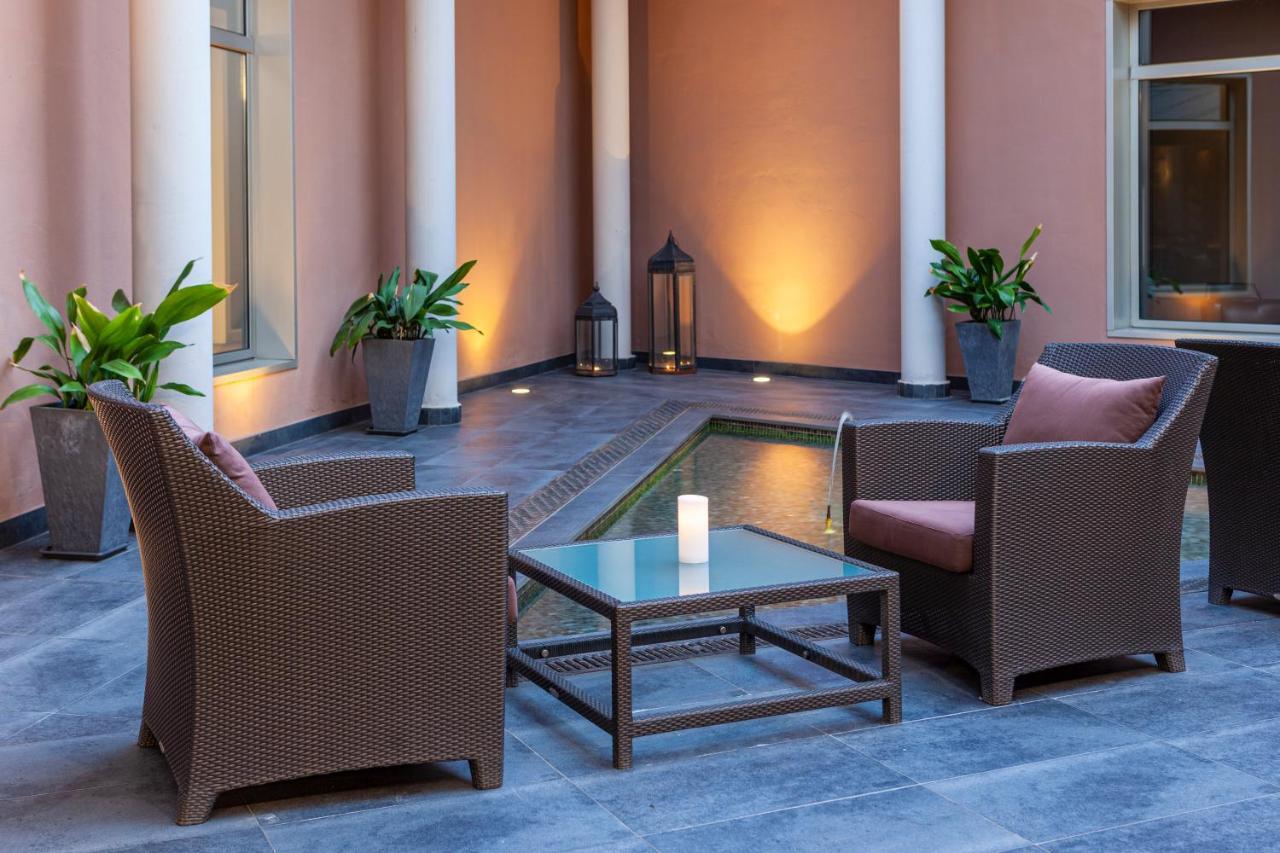Porcel Torneo Hotel Севиля Екстериор снимка